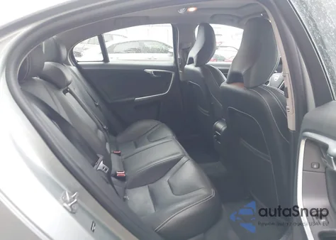 2018 Volvo S60 T5 Dynamic из США, поврежденный, VIN YV140MTL8J2460375